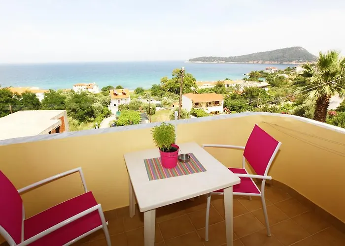 Apartament Haus Sofis Koinira